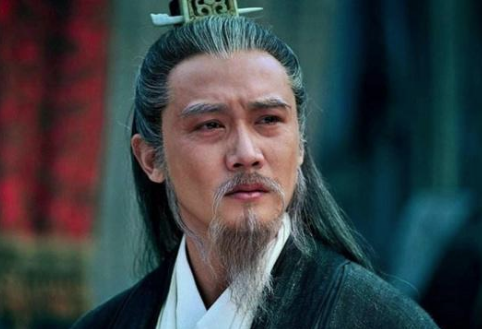 诸葛亮第一次北伐为什么不派赵云镇守街亭？