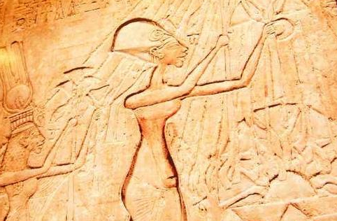 探索古埃及第十八王朝国王——埃赫那吞的一生 - 爱意古诗网