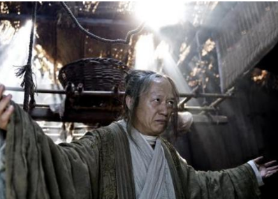 魏忠贤是如何成为皇帝身边的红人的？他为何能权倾朝野？