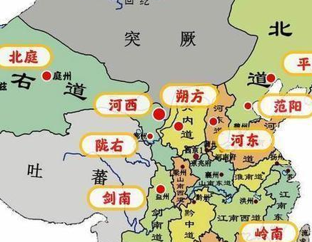 尤其是安禄山,是继王忠嗣之后又一势力庞大的军官,他掌握着三个镇的
