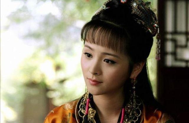 这位女子有何魅力,两位夫君,曹操和关羽如何反目成仇?