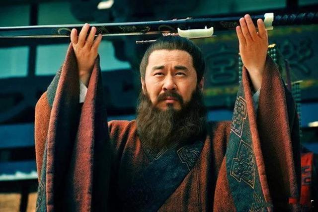 曹操本姓夏侯，为何未修正其姓氏，是否有失承传之意？