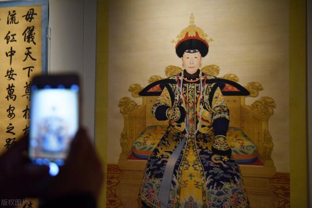 重塑历史中甄嬛的形象