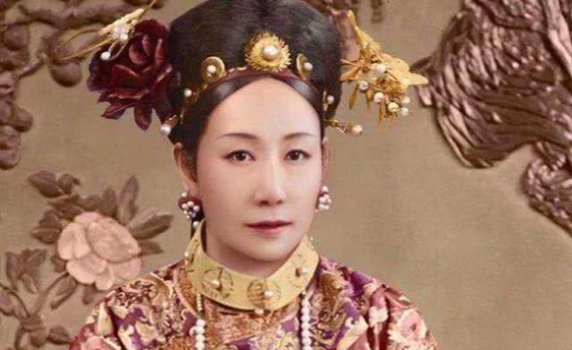 重述：慈禧皇后在戰爭爆發前消耗國庫并舉辦長達十五天的壽宴，是否應被視為導致大清滅亡的罪人？
