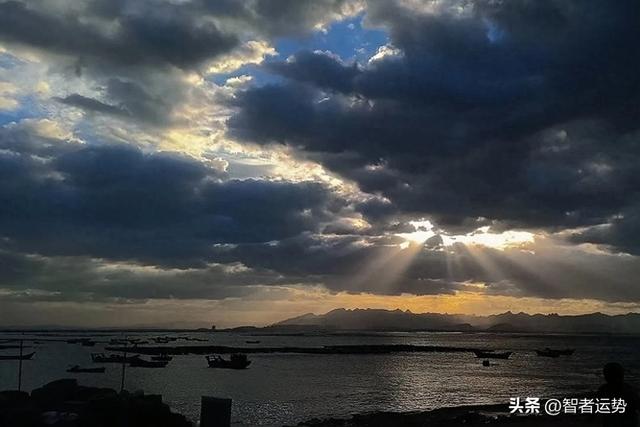 摩羯座:好运将至,财富与幸福齐至!