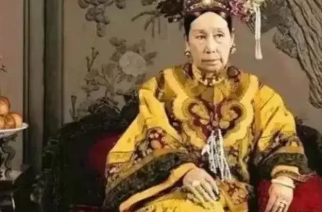 慈禧年輕時(shí)的美貌程度有多驚人?五世外孫女照片曝光,二人神似到令人難以置信