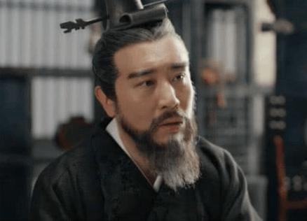 曹操铁骨铮铮，战场霸气当年。