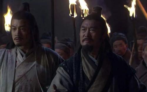 秦二世支援章邯，項梁援軍未至，定陶之戰告終敗北
