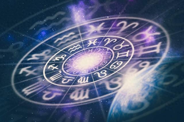 12星座男生如何展示喜欢一个女生？