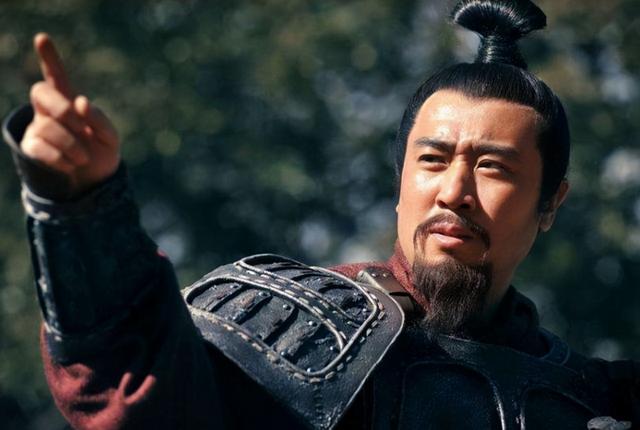 刘备作为平民出身,怎么能够顶替汉室宗亲的位置而无人怀疑?