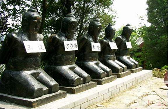 被世人唾弃的秦桧，在这里却备受尊崇：为何他在这里被立像纪念？