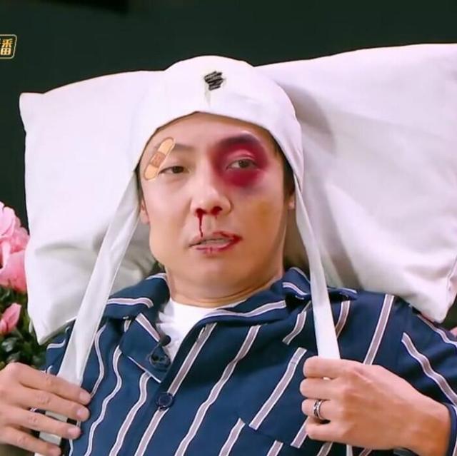 44岁撒贝宁曝光龙凤胎儿女，2岁女儿呆萌萌可爱，时尚奢侈品衣着引爆眼球