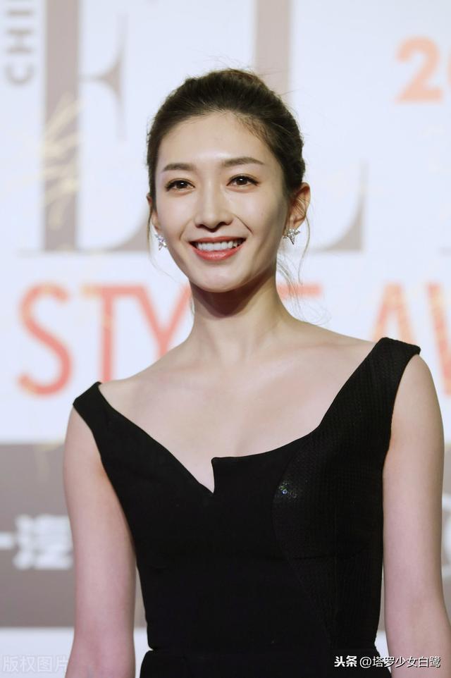 优雅气质，身材高挑的处女座女明星-江疏影