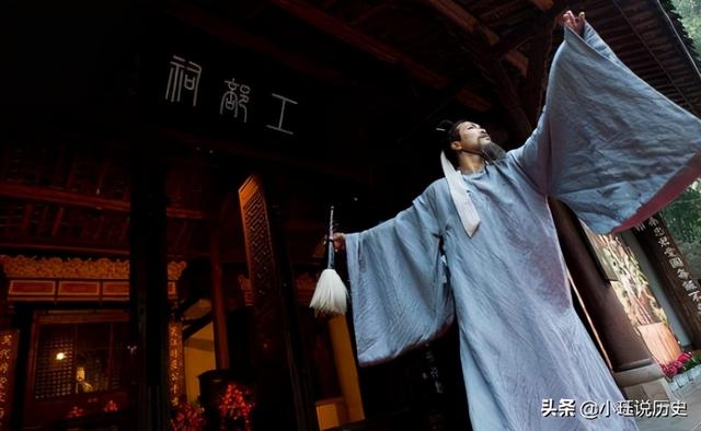 “鬼气森森,奇绝怪诞:杜甫诗中的魔幻世界”