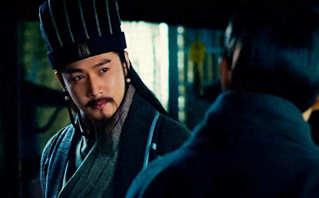 为什么诸葛亮选择辅佐刘备,而不是刘表?考虑身世为汉室后裔