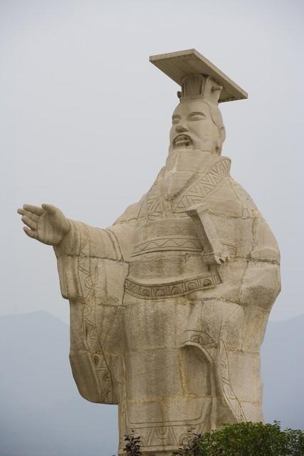 秦始皇:中华文明的奠基者与统治者